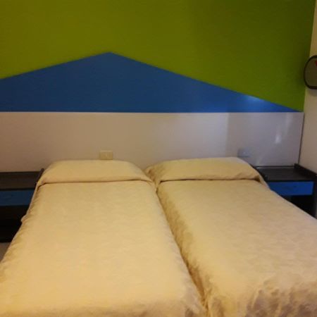 Albergo Piccadilly Medolago Bagian luar foto