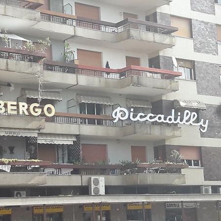 Albergo Piccadilly Medolago Bagian luar foto