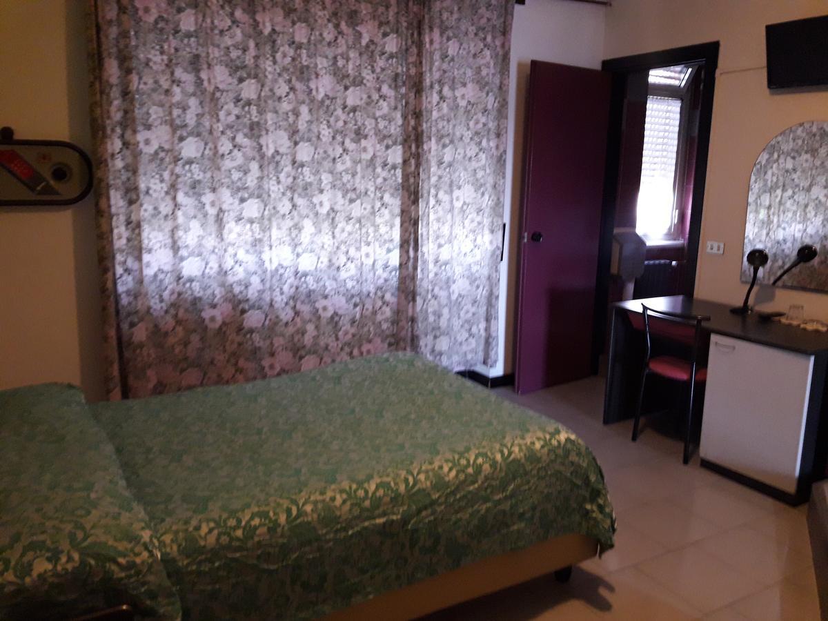 Albergo Piccadilly Medolago Bagian luar foto