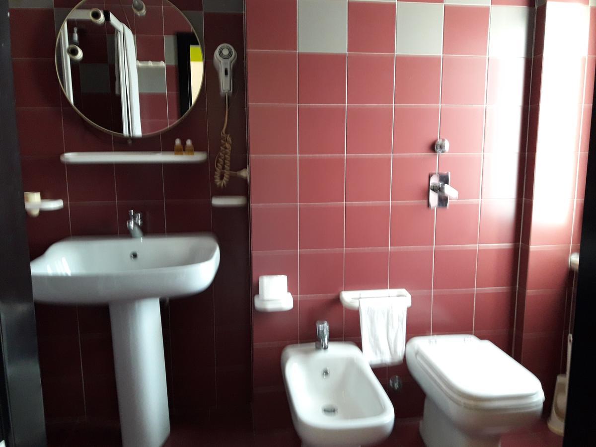 Albergo Piccadilly Medolago Bagian luar foto