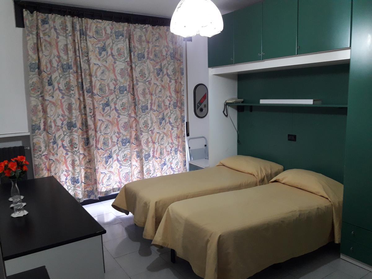 Albergo Piccadilly Medolago Bagian luar foto