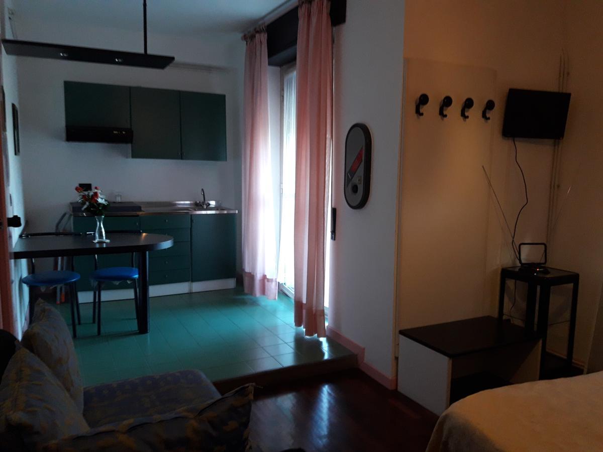 Albergo Piccadilly Medolago Bagian luar foto