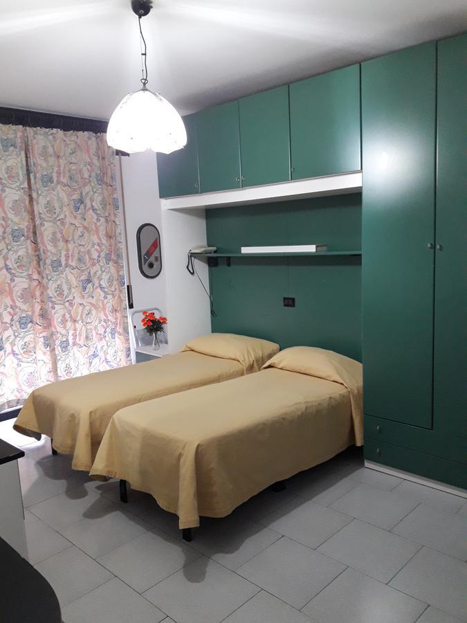 Albergo Piccadilly Medolago Bagian luar foto
