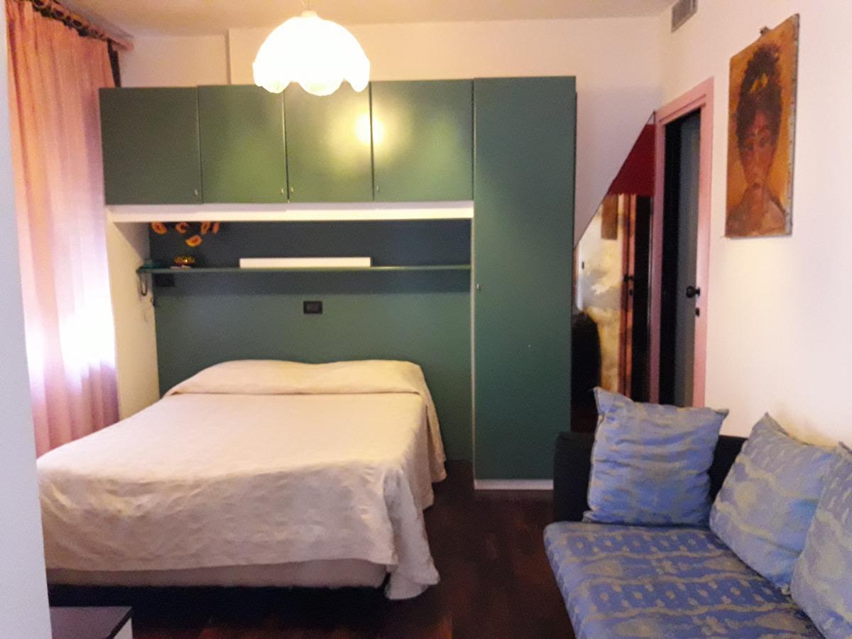 Albergo Piccadilly Medolago Bagian luar foto