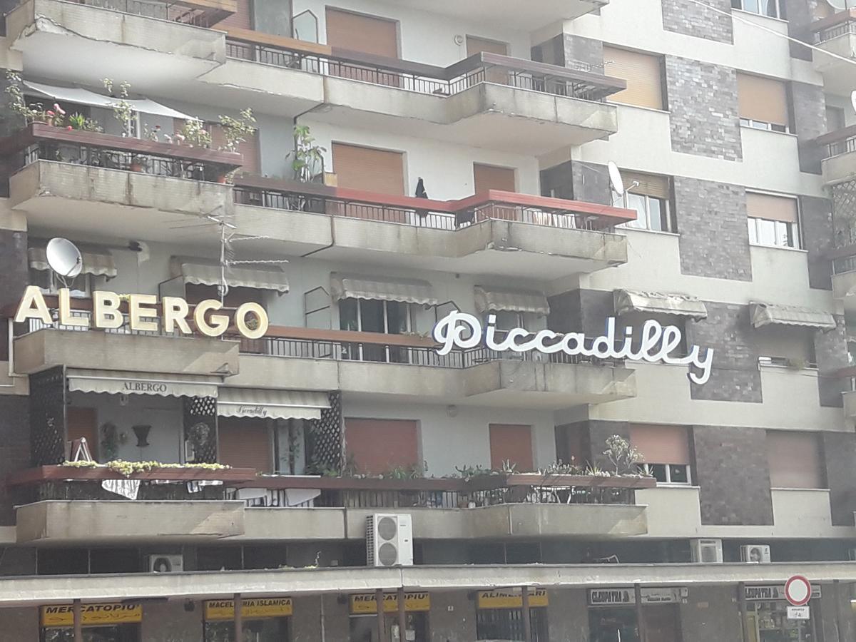 Albergo Piccadilly Medolago Bagian luar foto